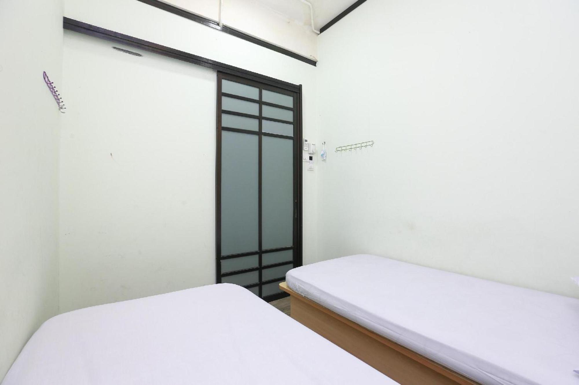 Spot On 90587 The Space Inn Kuala Terengganu Bagian luar foto