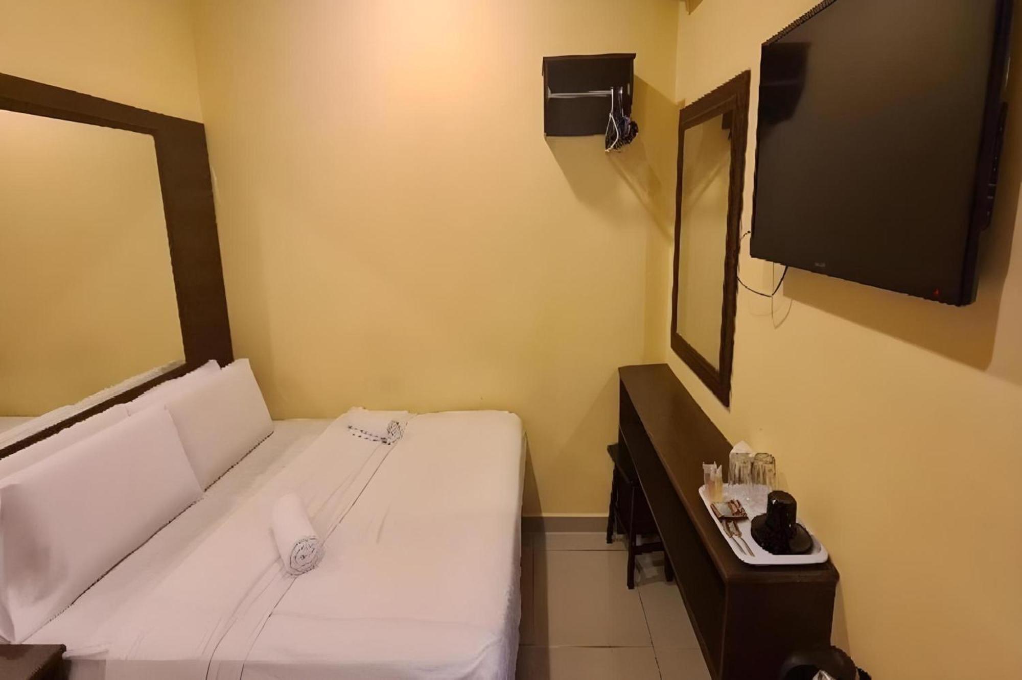 Spot On 90587 The Space Inn Kuala Terengganu Bagian luar foto