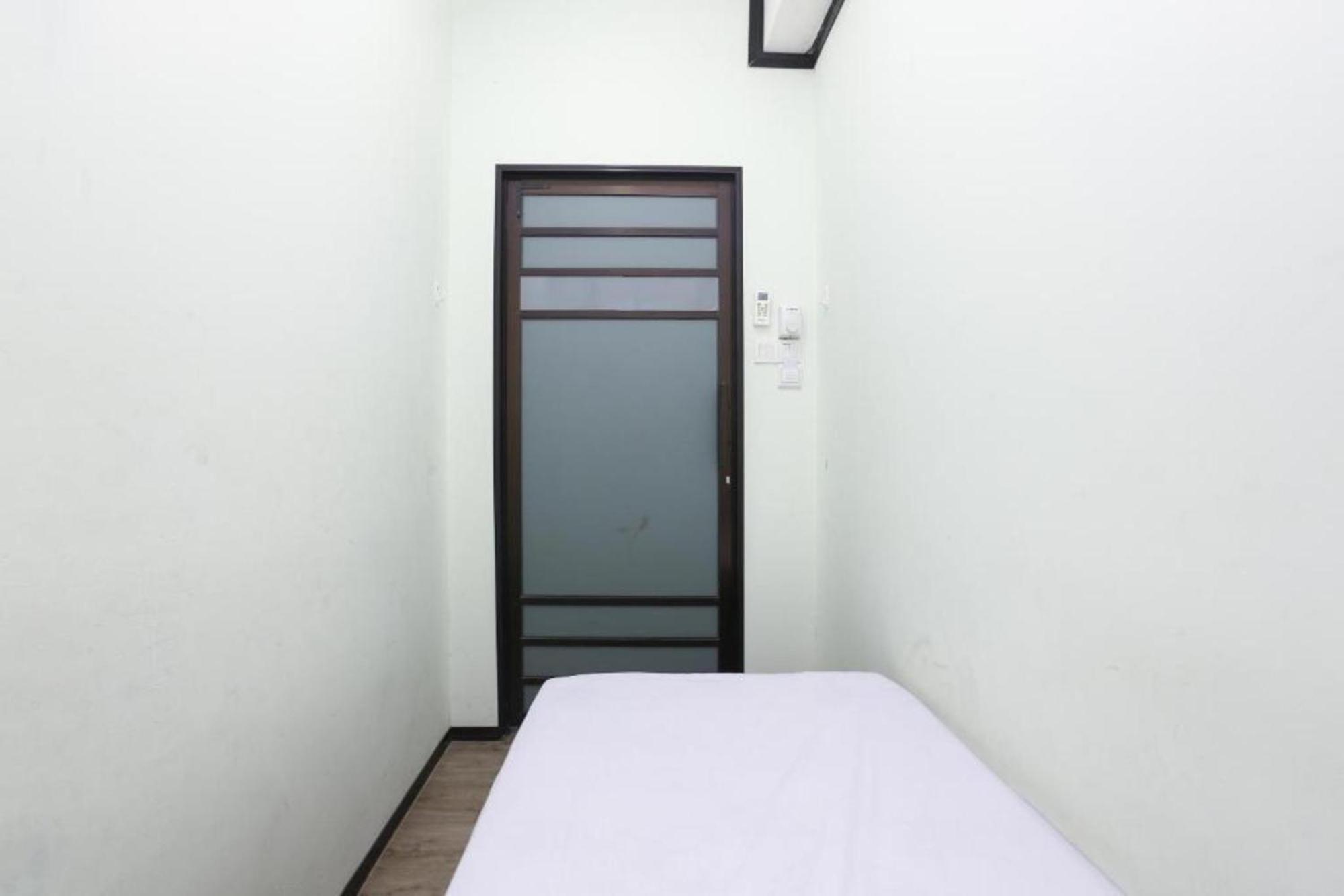 Spot On 90587 The Space Inn Kuala Terengganu Bagian luar foto