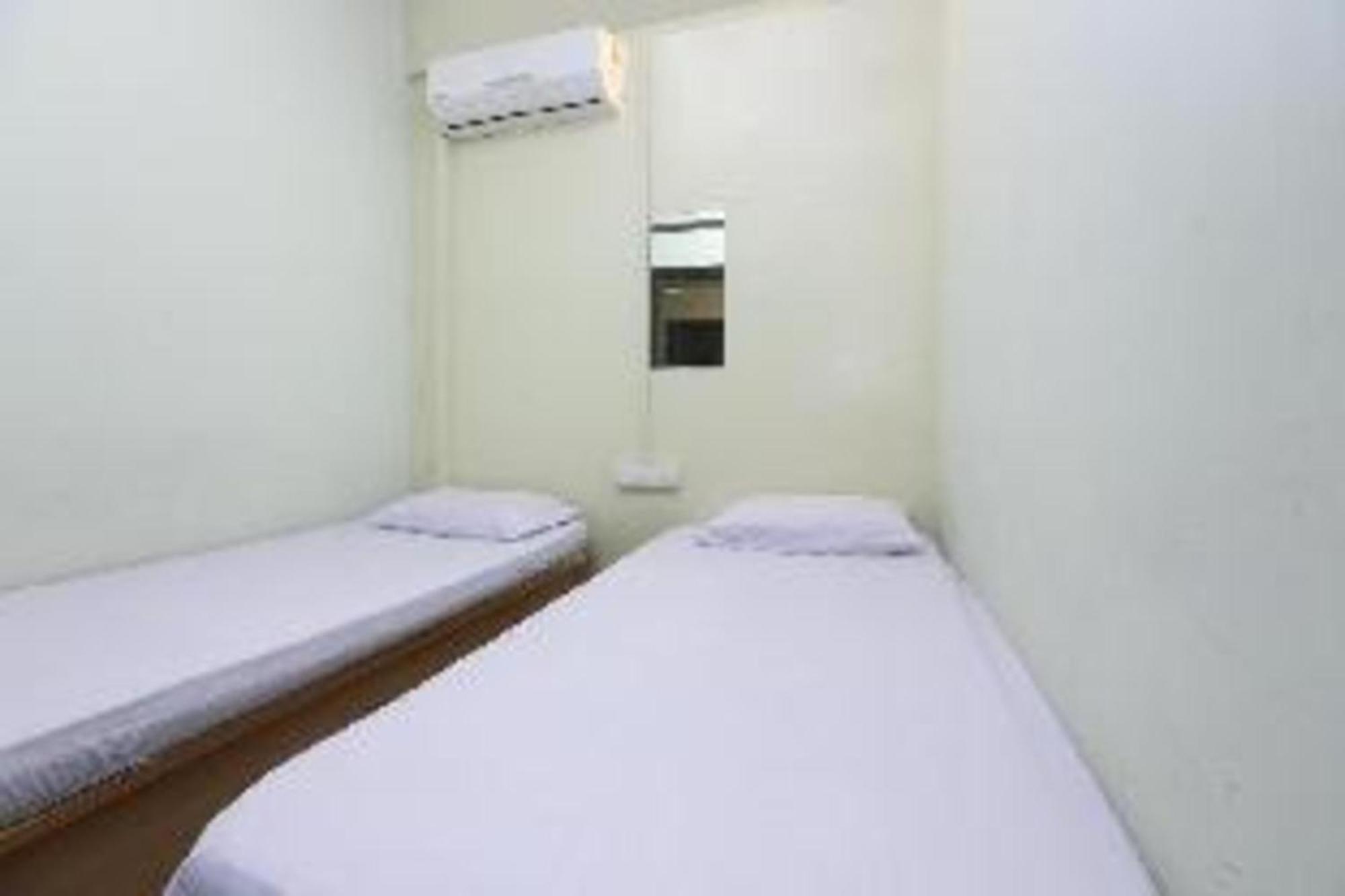 Spot On 90587 The Space Inn Kuala Terengganu Bagian luar foto