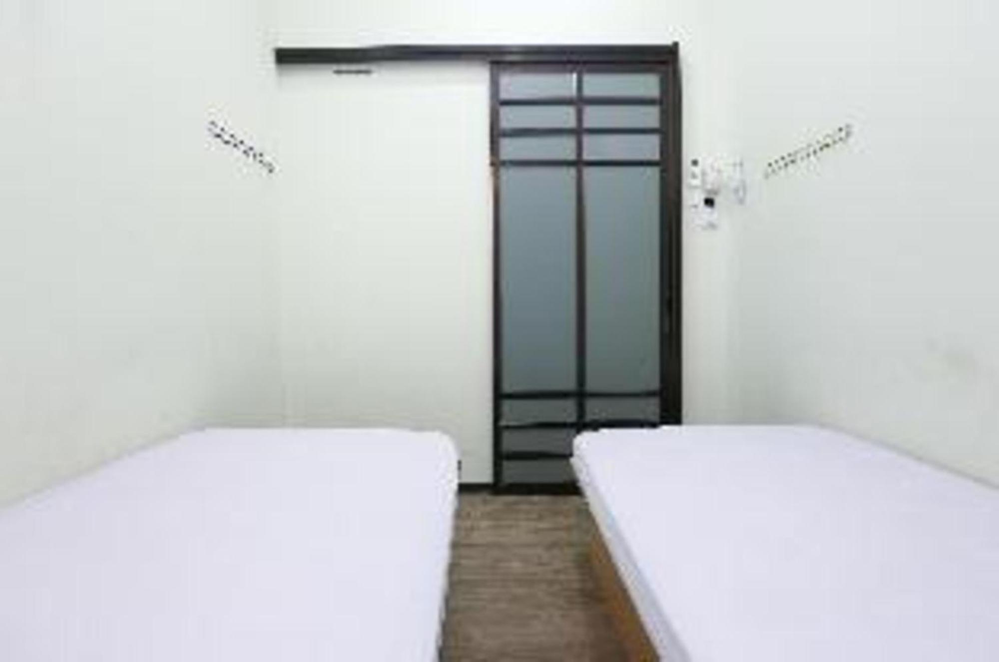 Spot On 90587 The Space Inn Kuala Terengganu Bagian luar foto