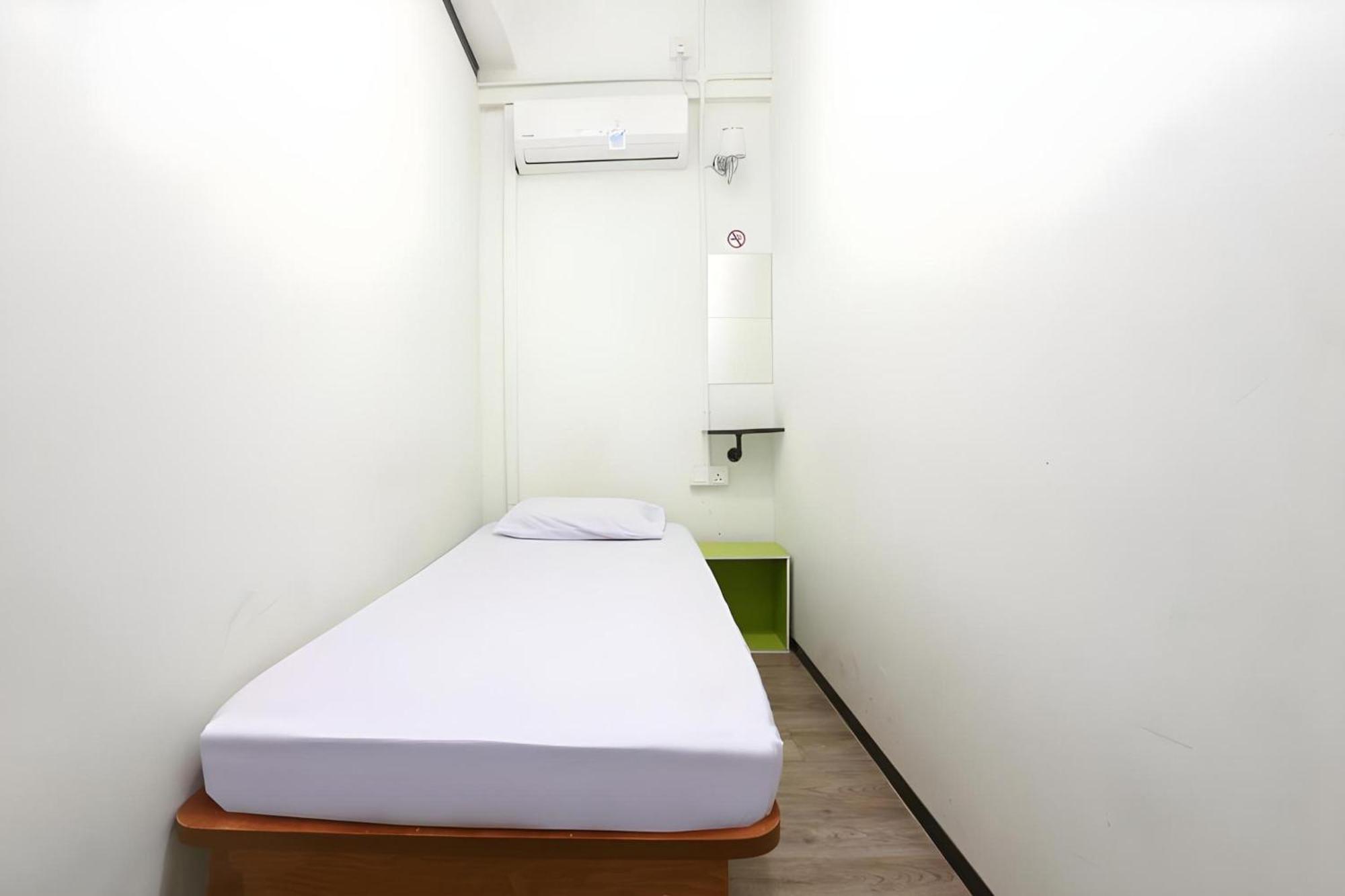 Spot On 90587 The Space Inn Kuala Terengganu Bagian luar foto