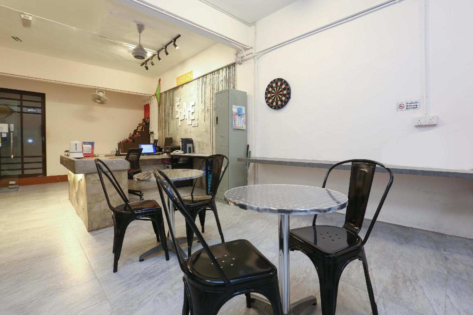 Spot On 90587 The Space Inn Kuala Terengganu Bagian luar foto
