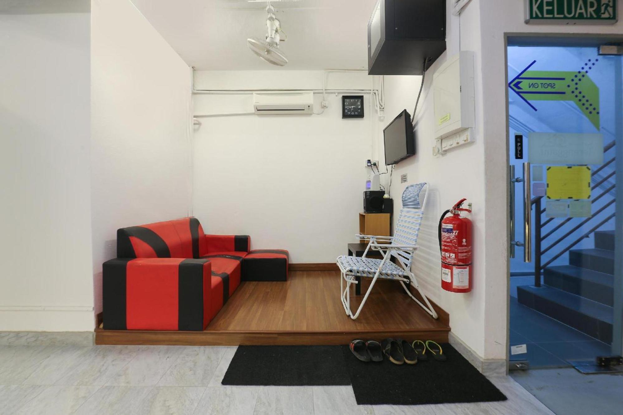Spot On 90587 The Space Inn Kuala Terengganu Bagian luar foto