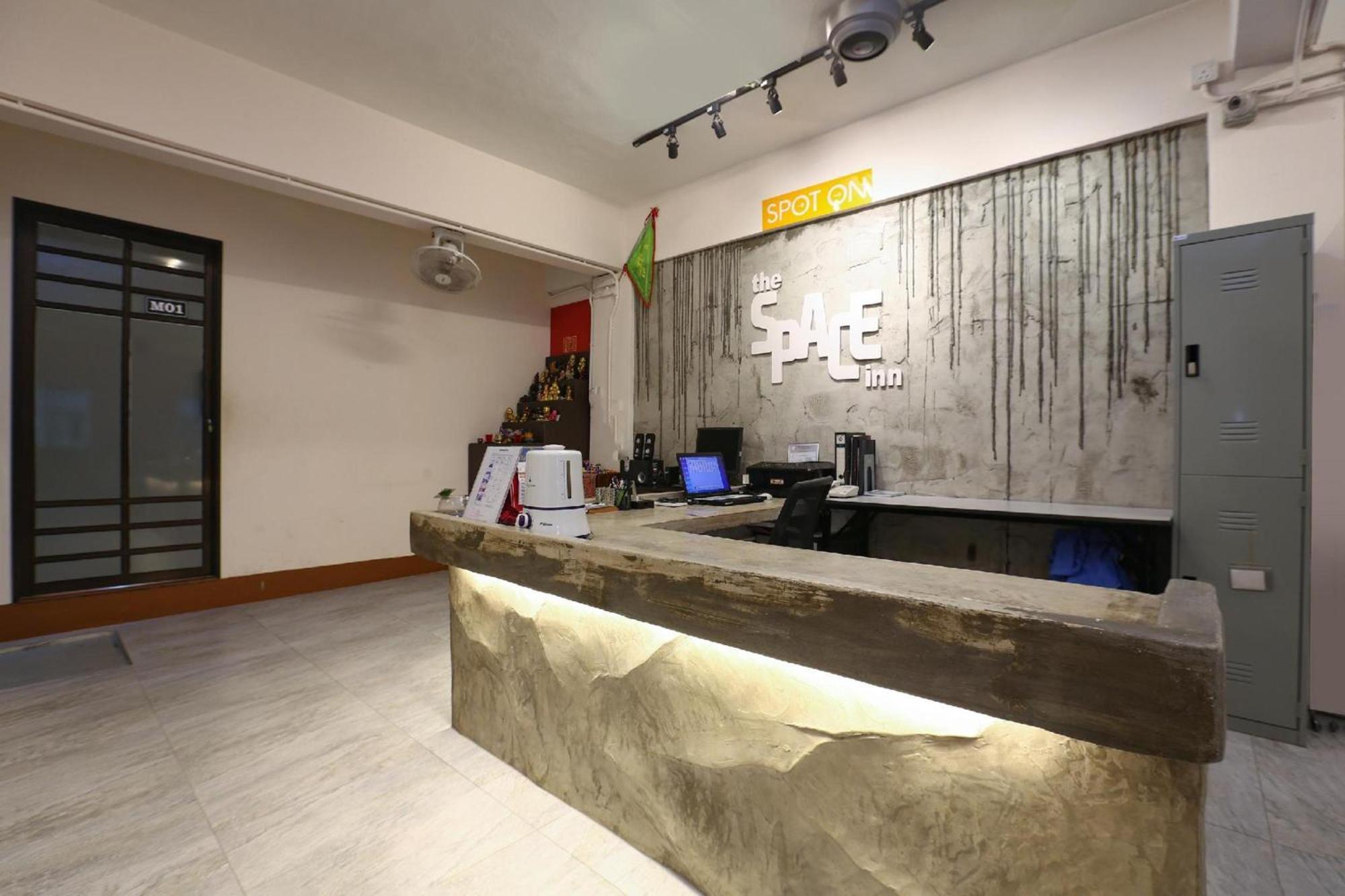 Spot On 90587 The Space Inn Kuala Terengganu Bagian luar foto