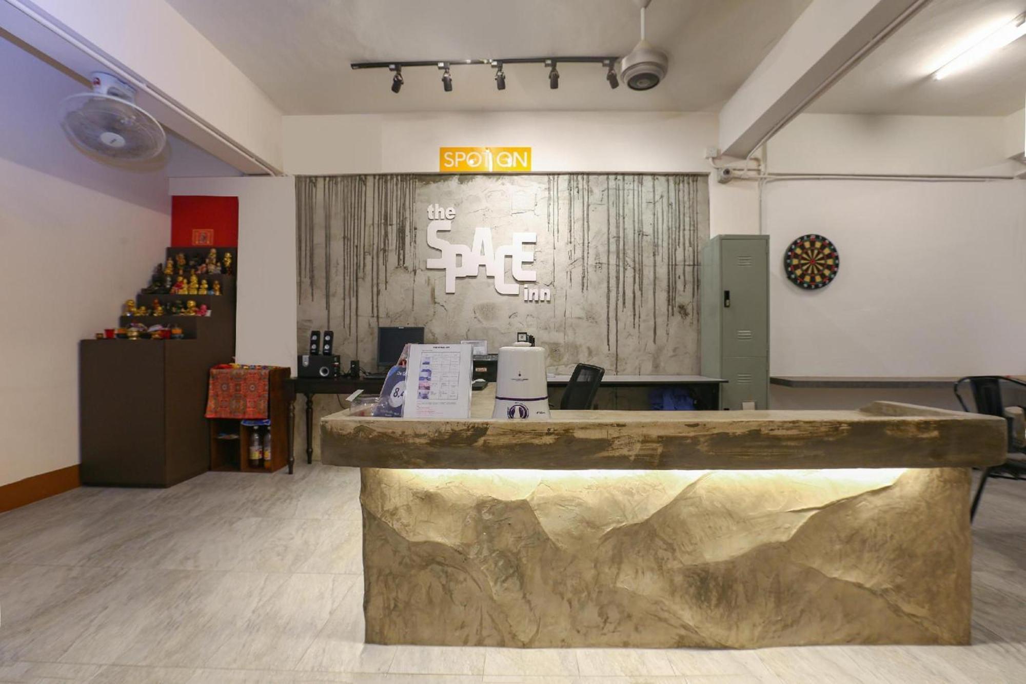 Spot On 90587 The Space Inn Kuala Terengganu Bagian luar foto