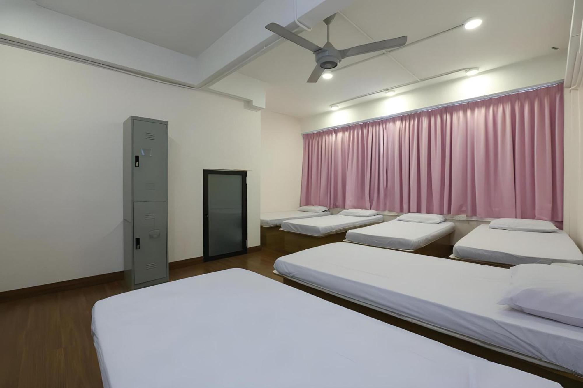 Spot On 90587 The Space Inn Kuala Terengganu Bagian luar foto