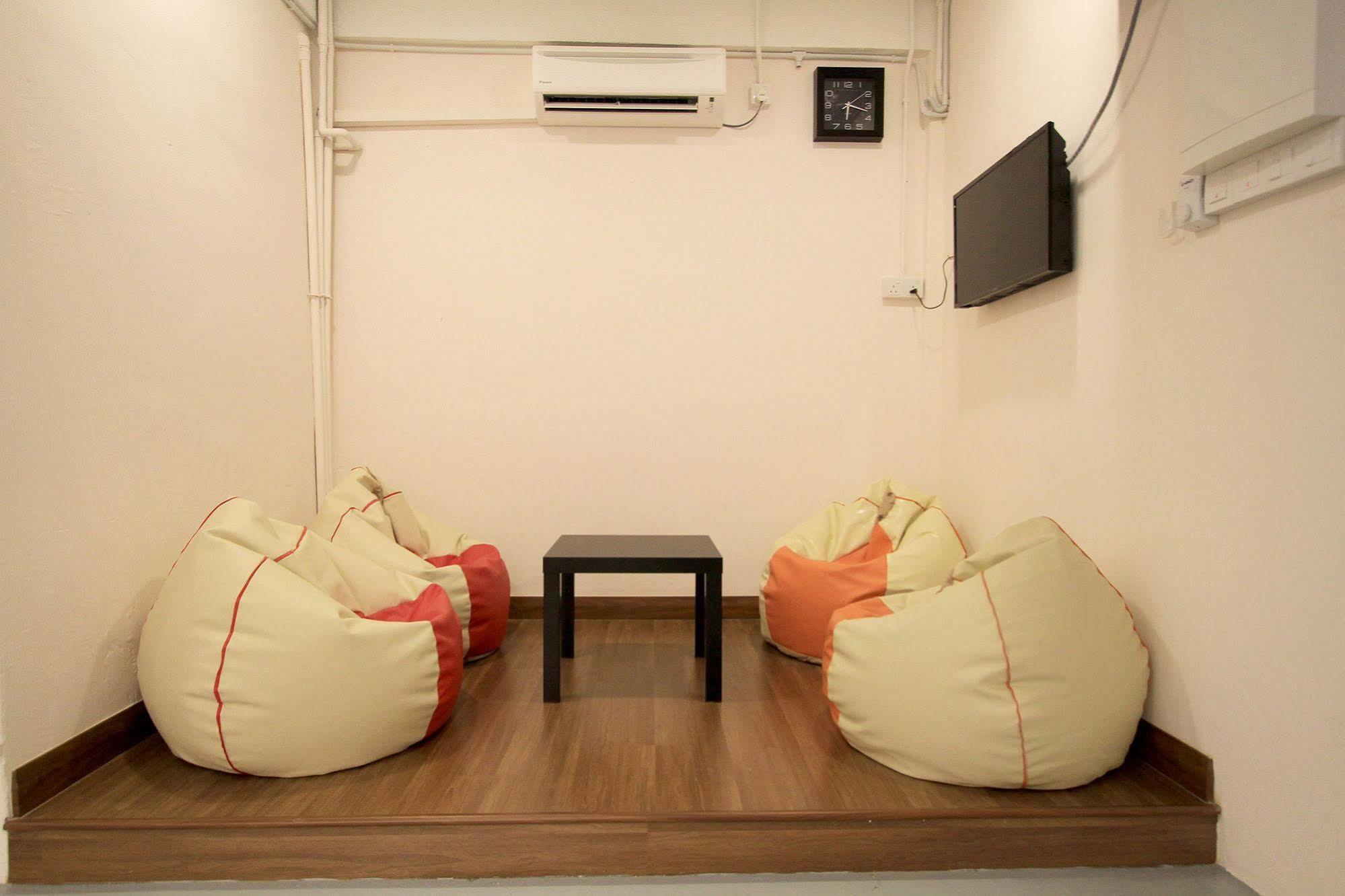 Spot On 90587 The Space Inn Kuala Terengganu Bagian luar foto